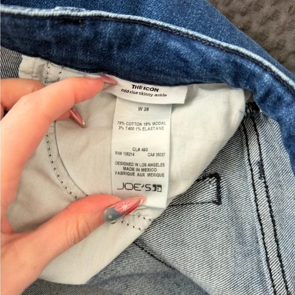 Joe's Jeans Light Blue Frayed Ankle Skinny Jeans - Picture 4 of 7